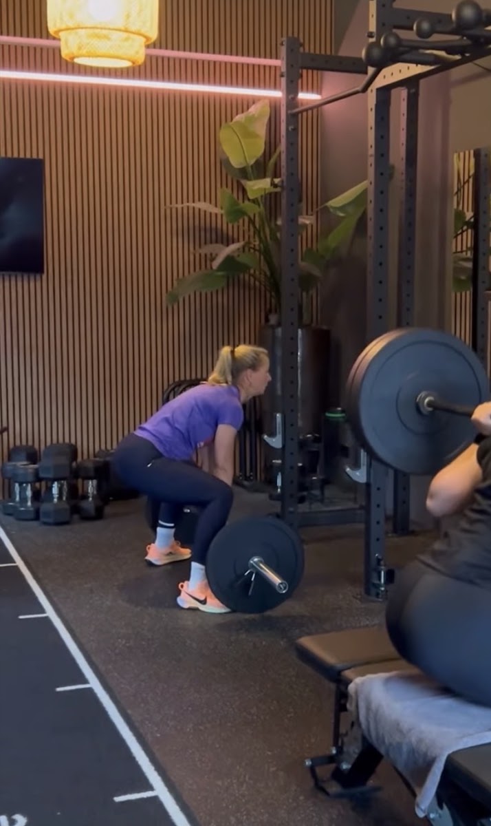 Ivonne aan de deadlift